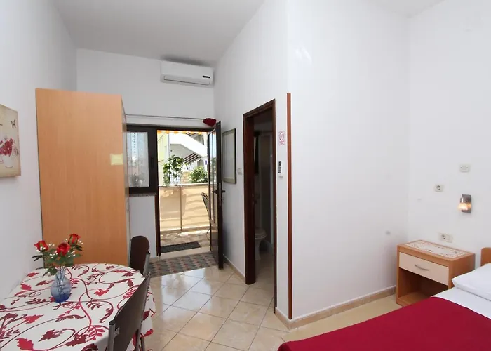 Room And Apartment Lea Rovinj