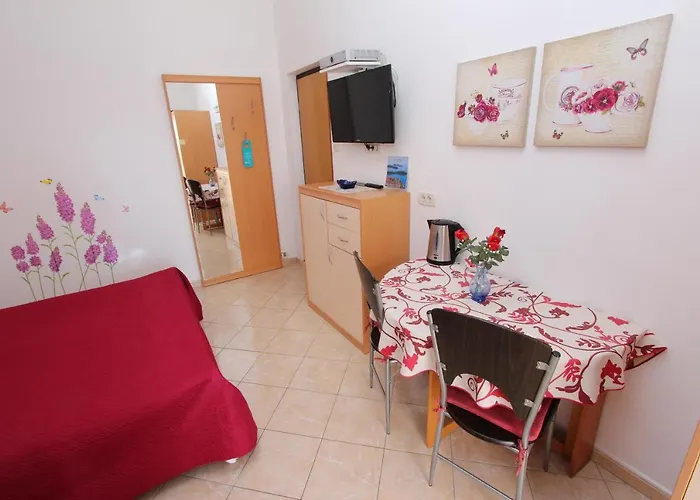 Room And Apartment Lea Rovinj