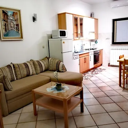 Guest house Room And Apartment Lea Rovinj