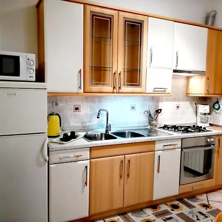 Guest house Room And Apartment Lea 3*