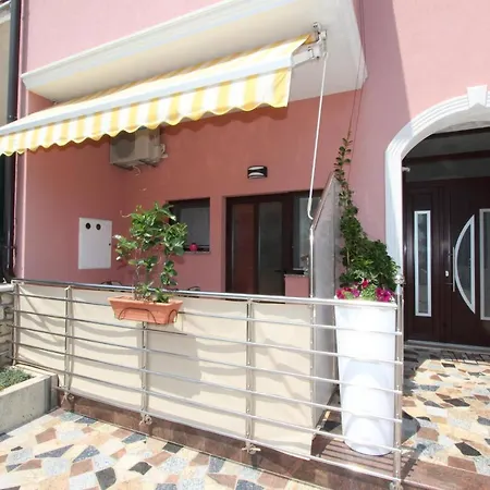 Room And Apartment Lea Guest house Rovinj