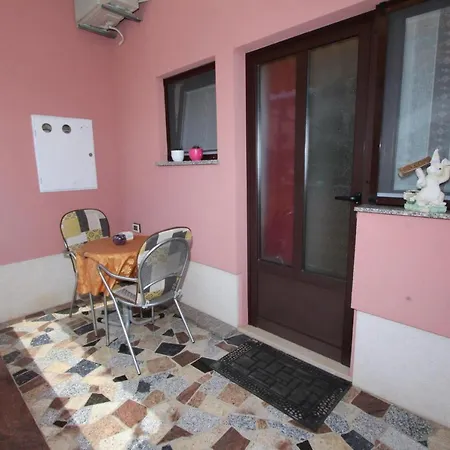 Room And Apartment Lea Guest house 3*