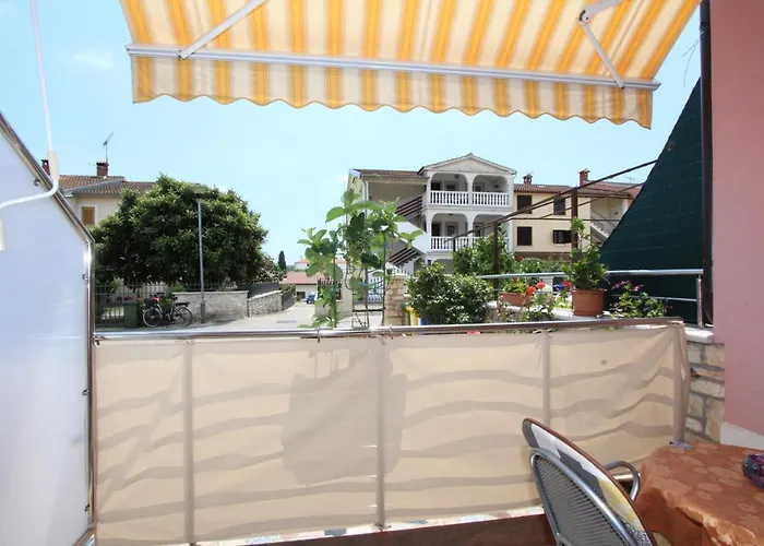 And Lea 3* 로비니